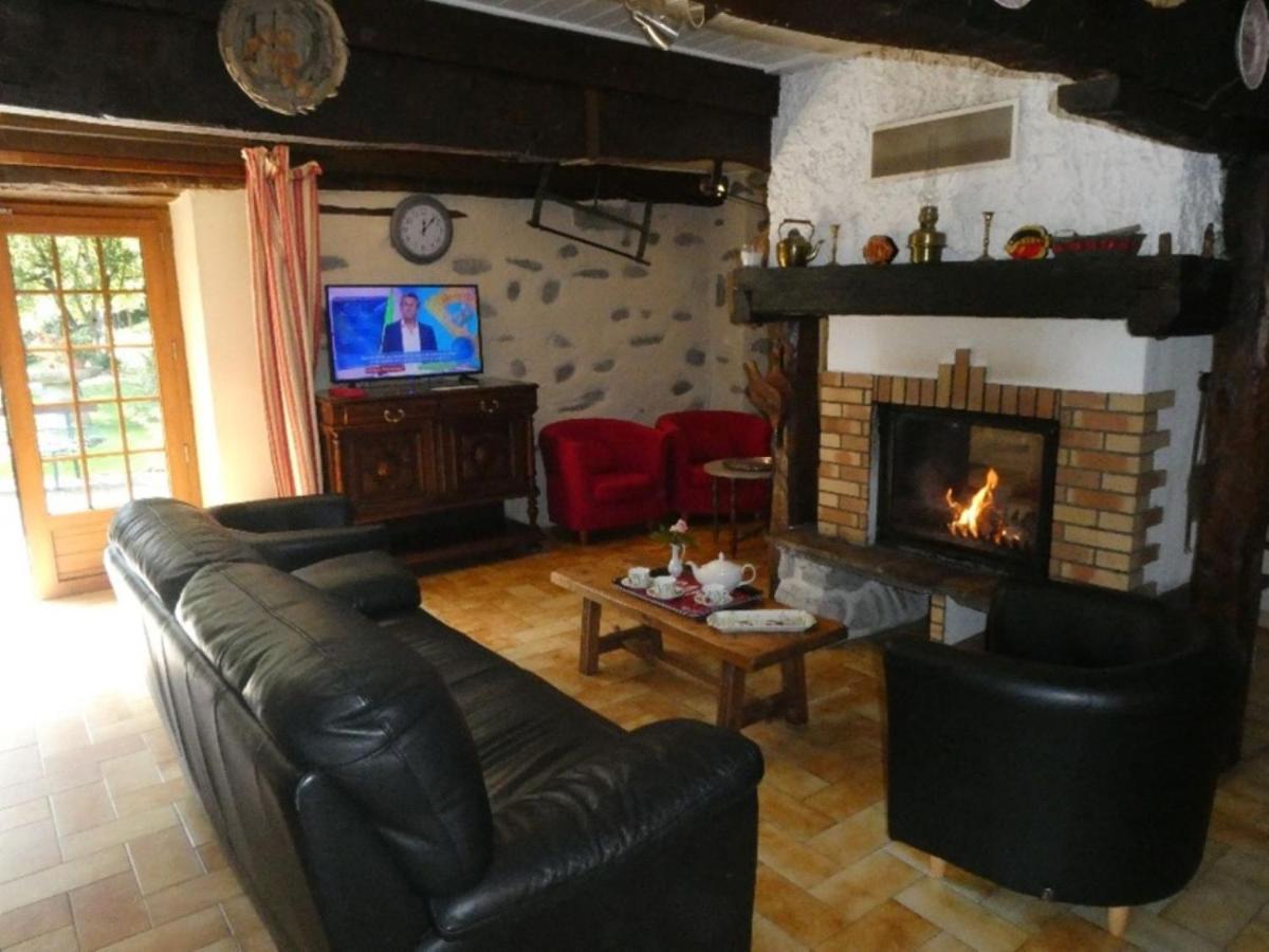 Le Gite D'En Haut Jarret Buitenkant foto